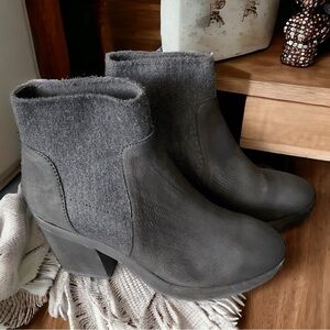 EILEEN FISHER,black suede, wool,minimalist,3”block heel,pull on ankle boots